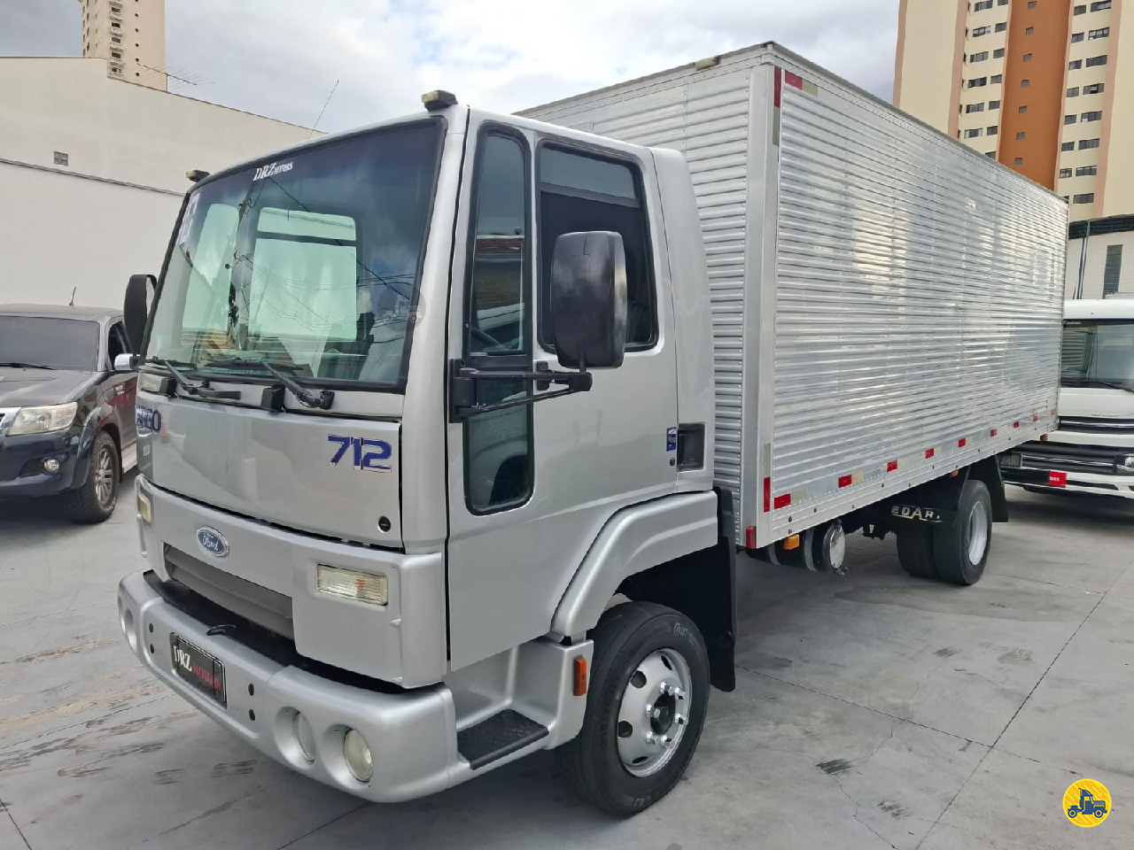 CAMINHAO FORD CARGO 712 Baú Furgão 3/4 4x2 DRZ Motors JUNDIAI SÃO PAULO SP